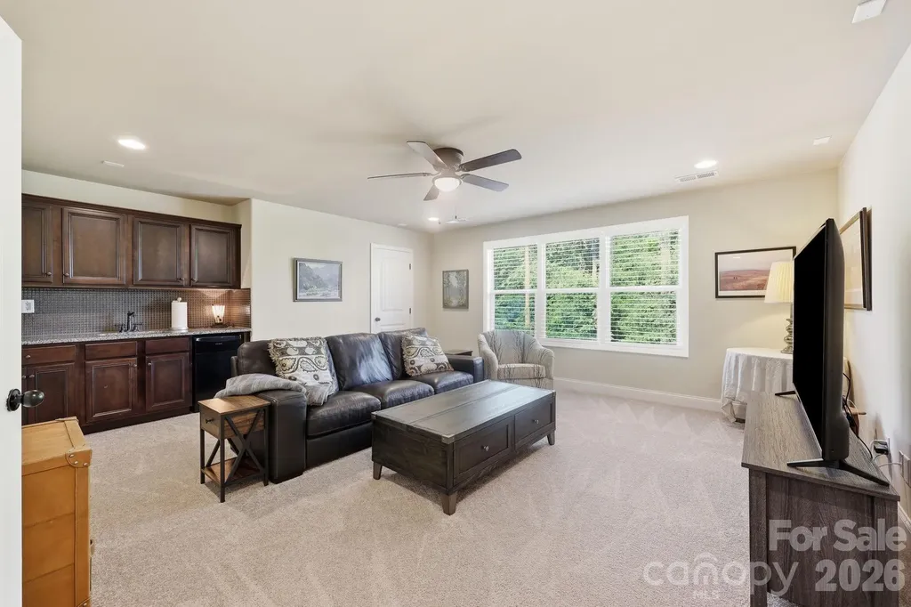 2827 Donegal Drive Kannapolis NC 28081