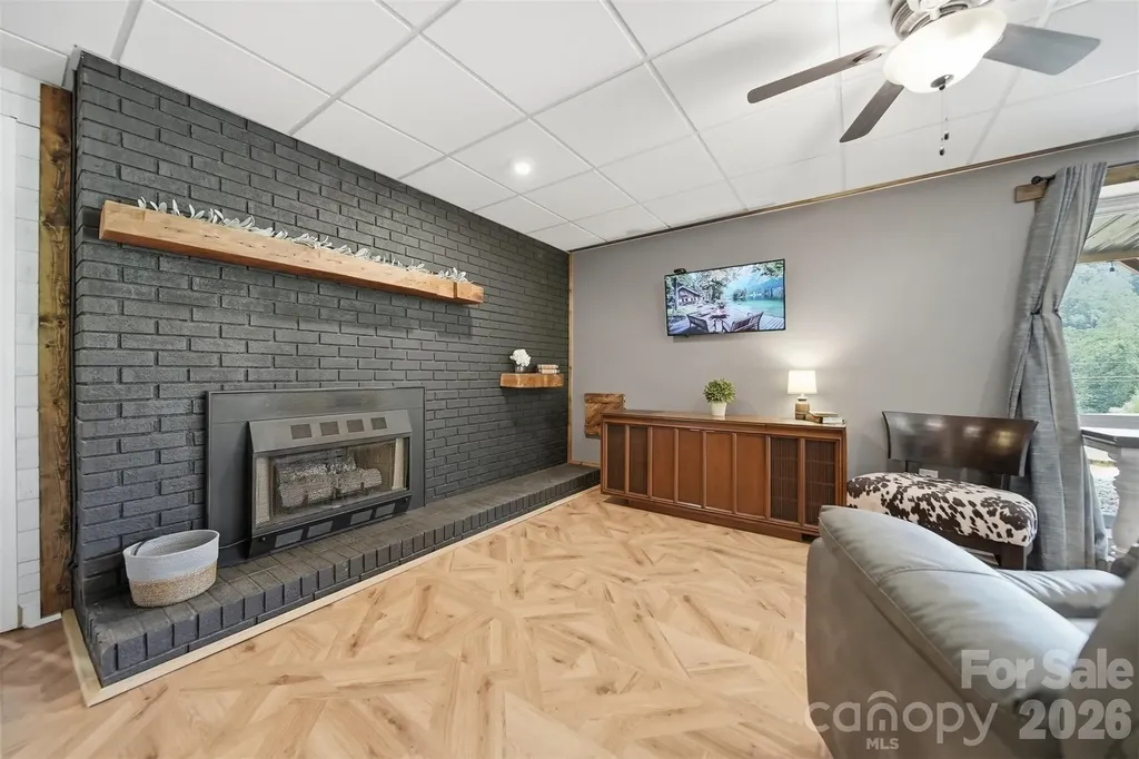 2411 Robertson Lane Lenoir NC 28645