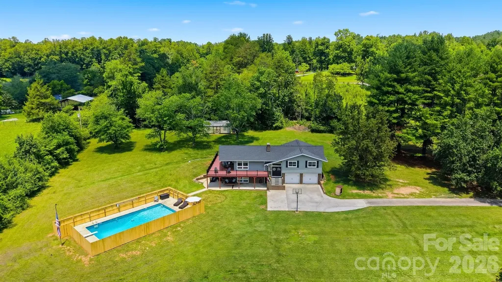 2411 Robertson Lane Lenoir NC 28645
