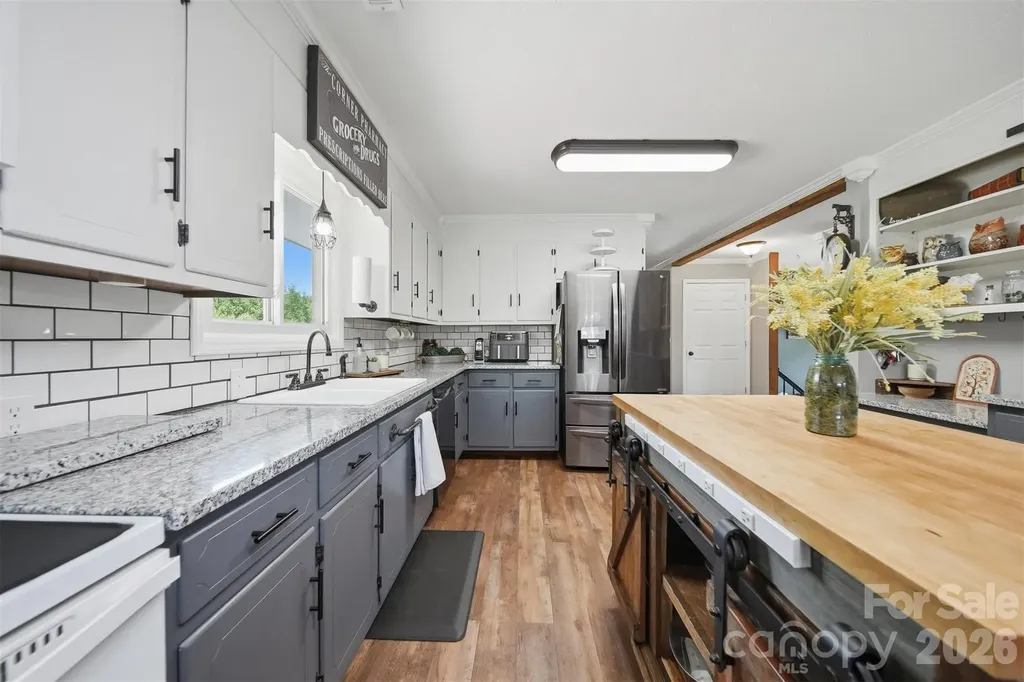 2411 Robertson Lane Lenoir NC 28645