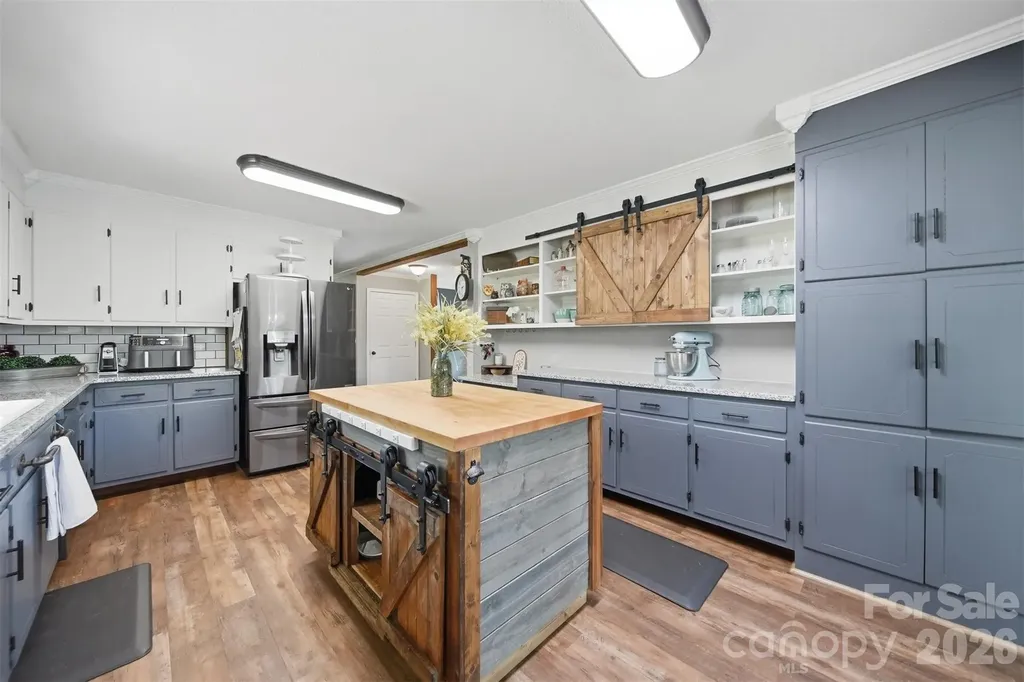 2411 Robertson Lane Lenoir NC 28645