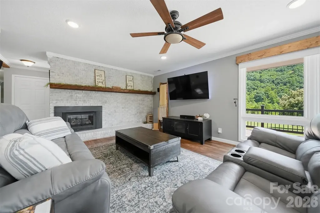 2411 Robertson Lane Lenoir NC 28645