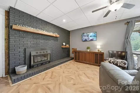 2411 Robertson Lane Lenoir NC 28645