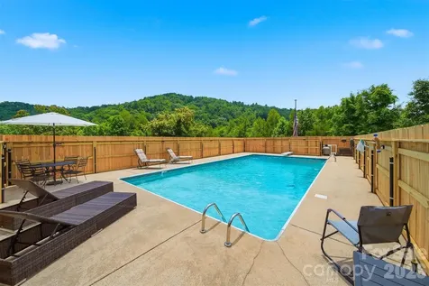 2411 Robertson Lane Lenoir NC 28645