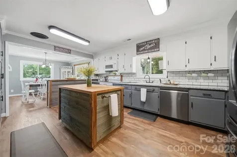 2411 Robertson Lane Lenoir NC 28645