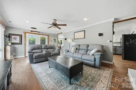 2411 Robertson Lane Lenoir NC 28645