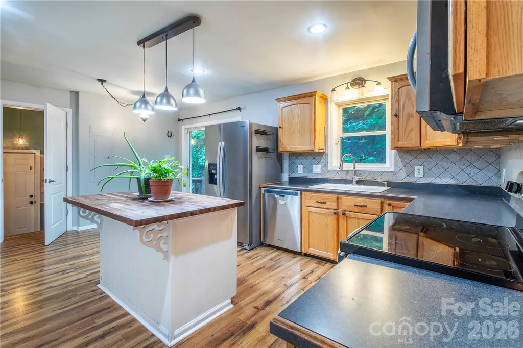 142 Blake Drive Canton NC 28716