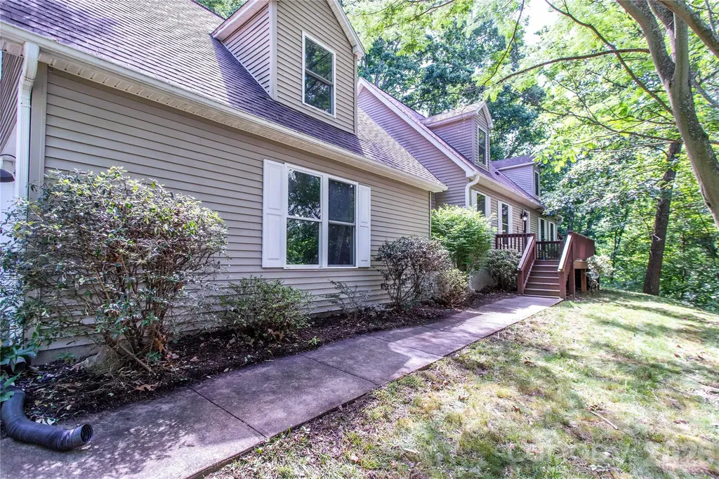 142 Blake Drive Canton NC 28716