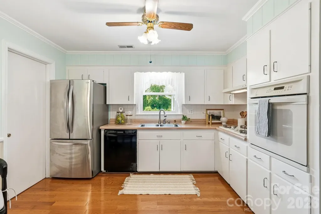112 Queensbury Road Winston Salem NC 27104