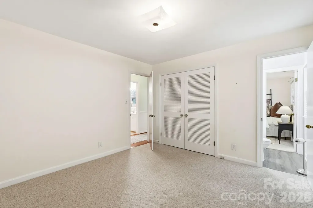 112 Queensbury Road Winston Salem NC 27104