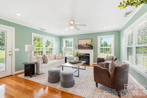 112 Queensbury Road Winston Salem NC 27104