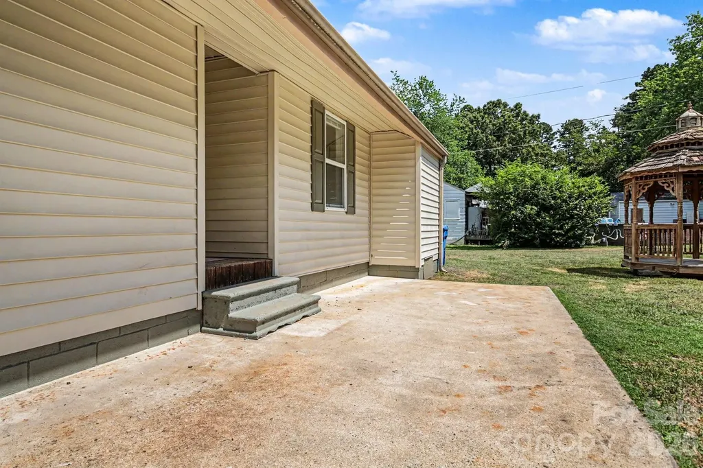 110 Spring Street Kernersville NC 27284