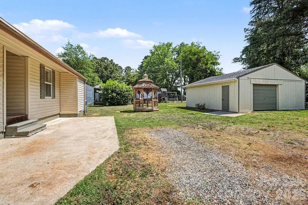 110 Spring Street Kernersville NC 27284