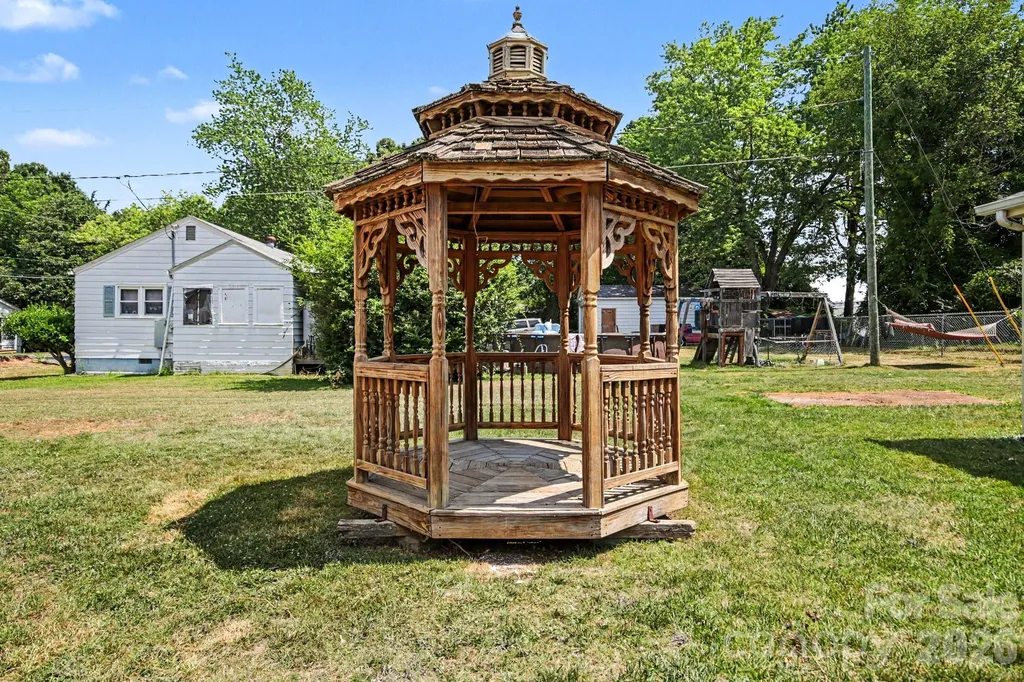 110 Spring Street Kernersville NC 27284