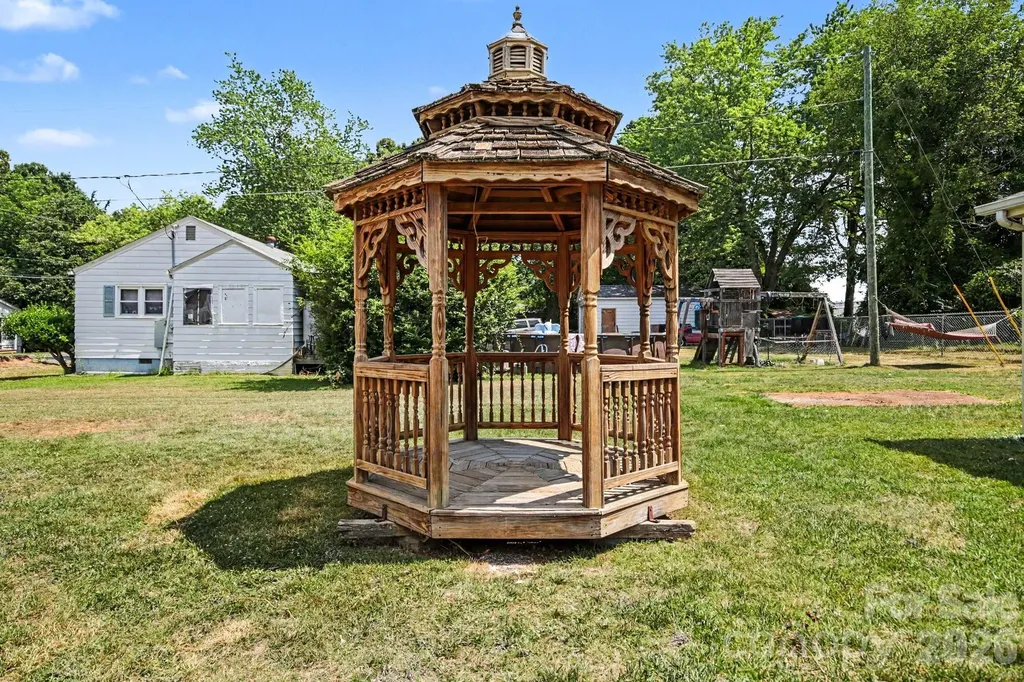 110 Spring Street Kernersville NC 27284