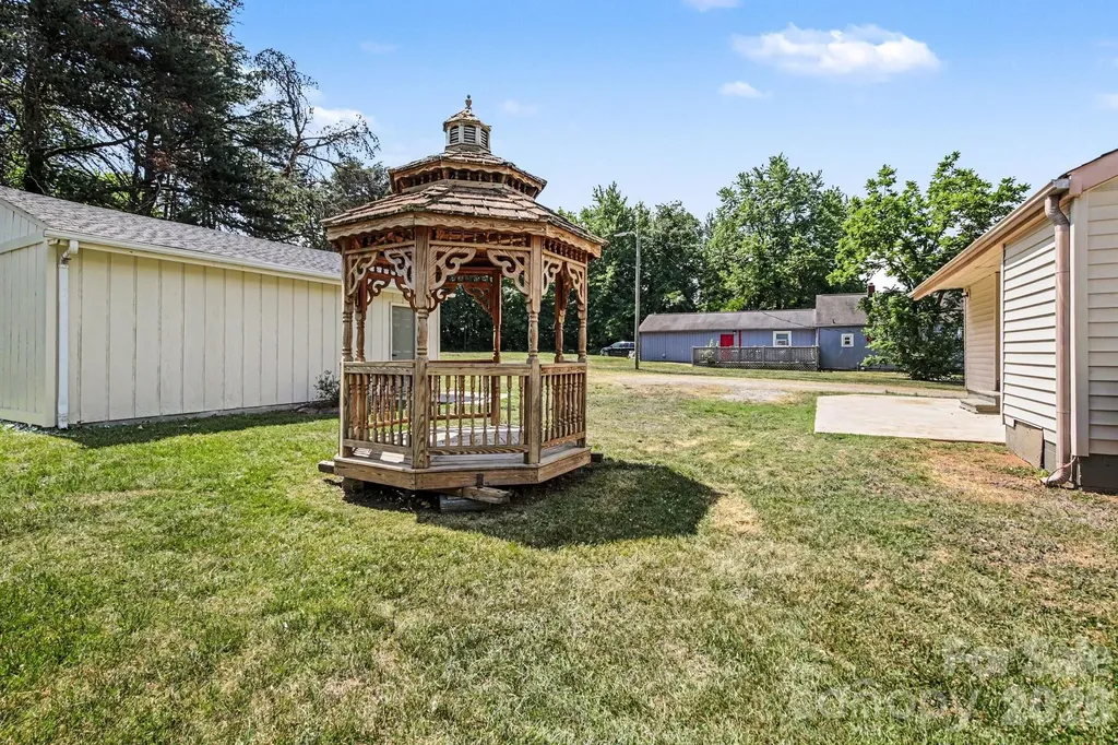 110 Spring Street Kernersville NC 27284