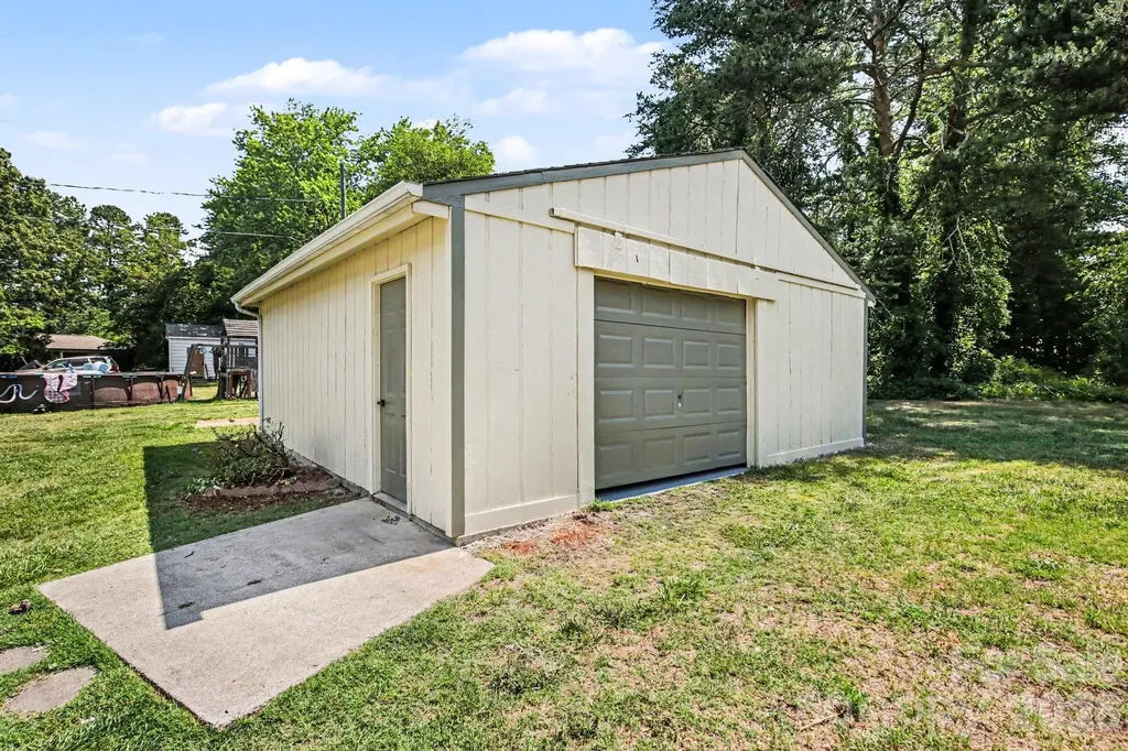 110 Spring Street Kernersville NC 27284