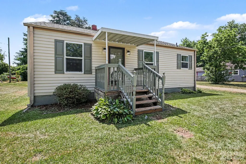 110 Spring Street Kernersville NC 27284
