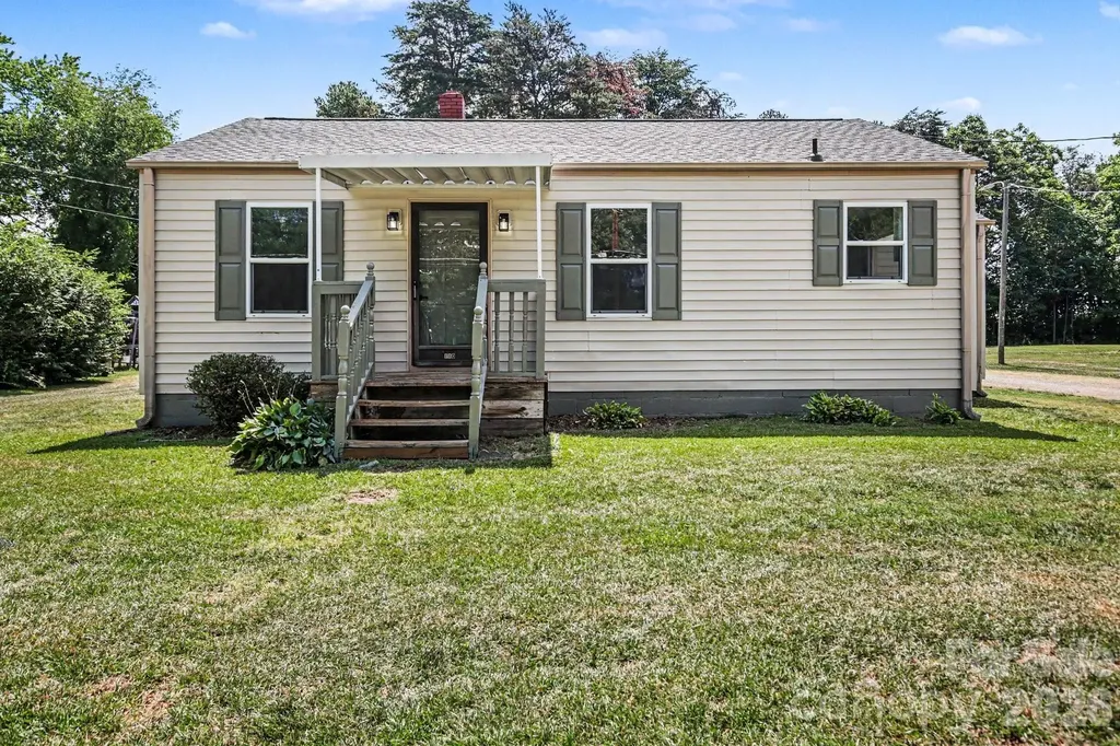 110 Spring Street Kernersville NC 27284