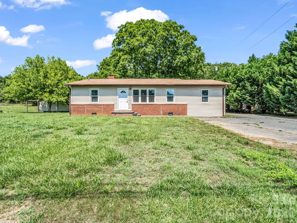1758 Chase High Road Forest City NC 28043