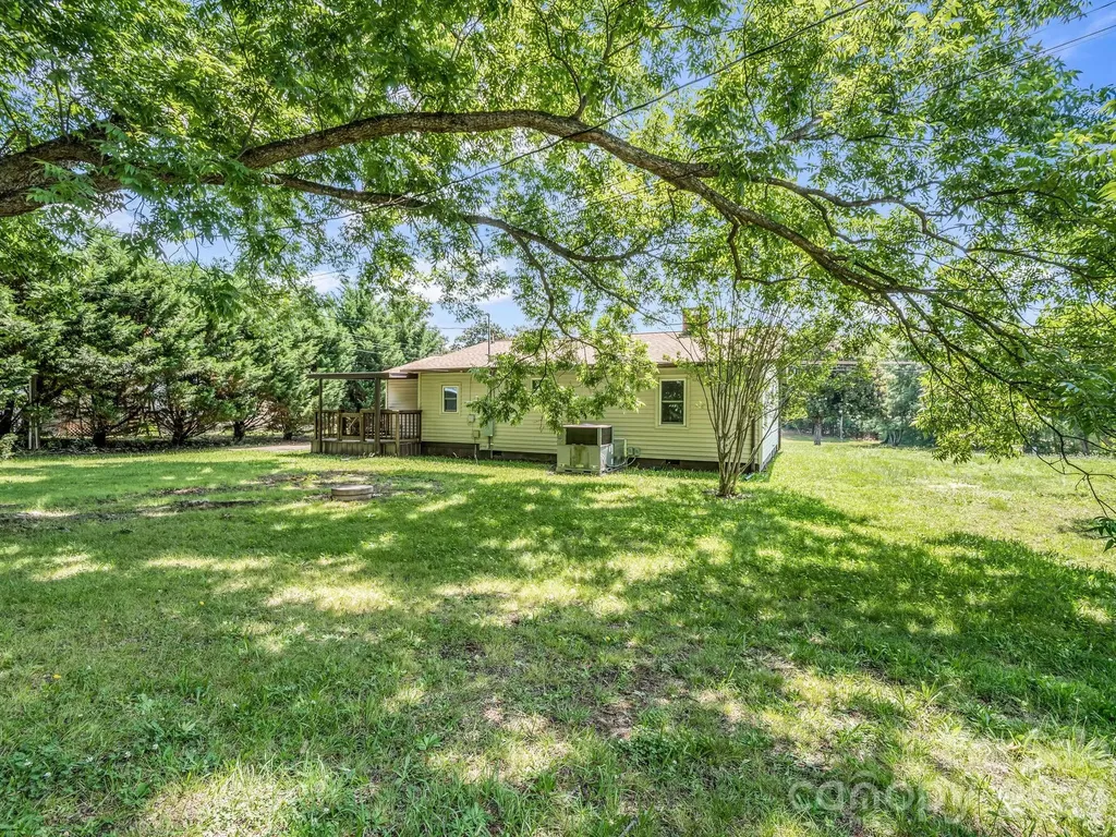 1758 Chase High Road Forest City NC 28043