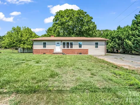 1758 Chase High Road Forest City NC 28043
