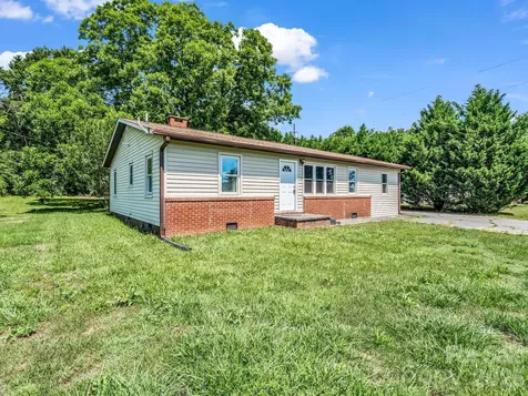 1758 Chase High Road Forest City NC 28043