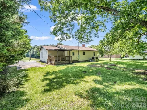 1758 Chase High Road Forest City NC 28043