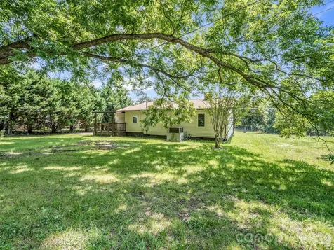 1758 Chase High Road Forest City NC 28043