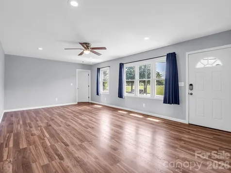1758 Chase High Road Forest City NC 28043