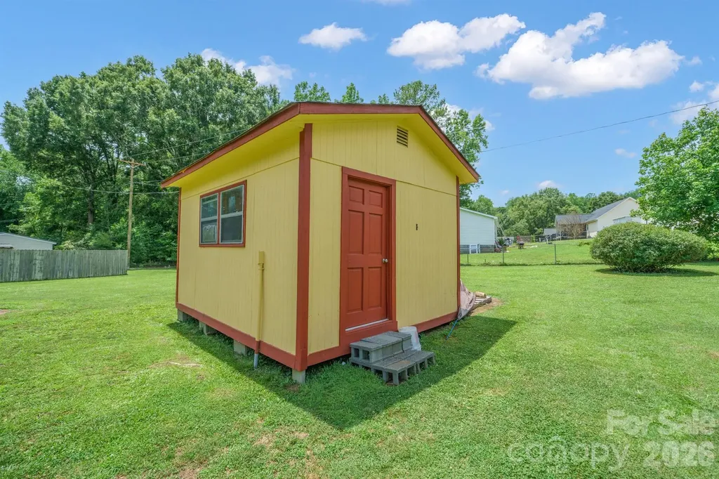 1204 Crowders Mountain Road Bessemer City NC 28016