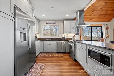 569 Shelter Rock Circle Sugar Mountain NC 28604