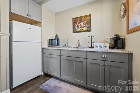 569 Shelter Rock Circle Sugar Mountain NC 28604