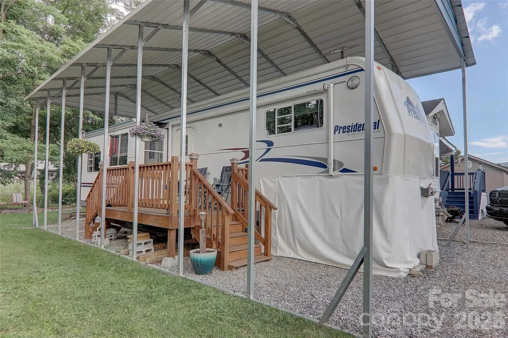109 Pike Point Waynesville NC 28785