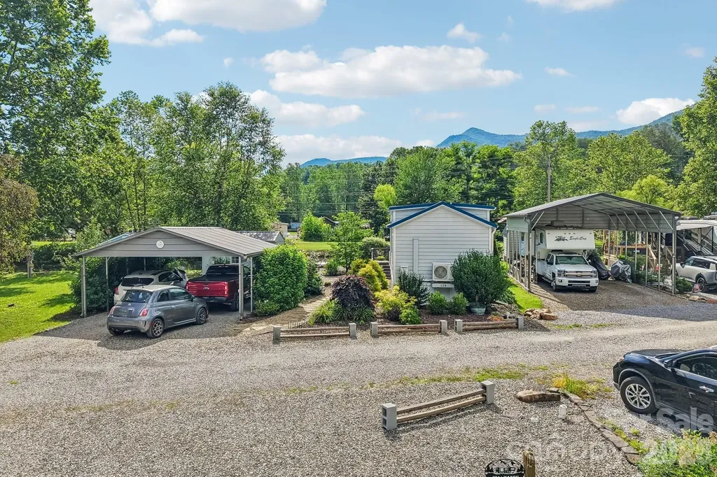 109 Pike Point Waynesville NC 28785