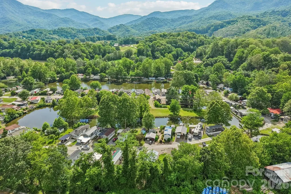 109 Pike Point Waynesville NC 28785