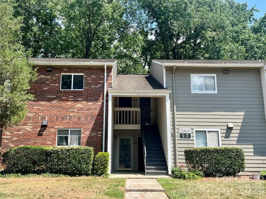 2901 Heathstead Place Charlotte NC 28210