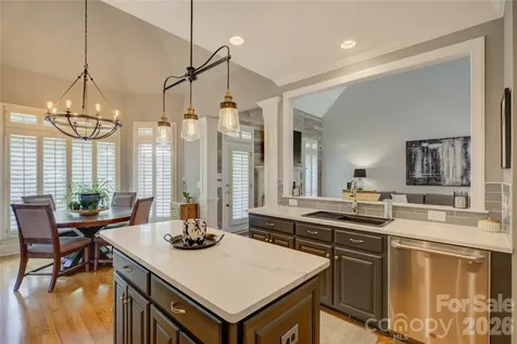 11404 Fernside Drive Charlotte NC 28227