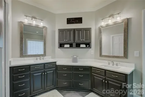 11404 Fernside Drive Charlotte NC 28227