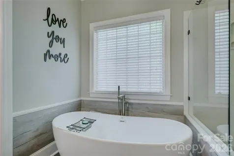 11404 Fernside Drive Charlotte NC 28227
