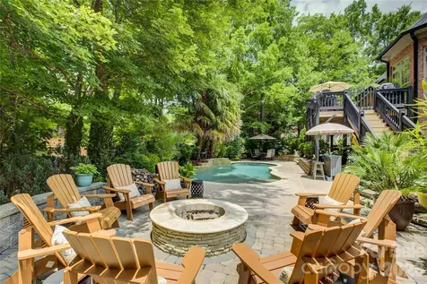 11404 Fernside Drive Charlotte NC 28227