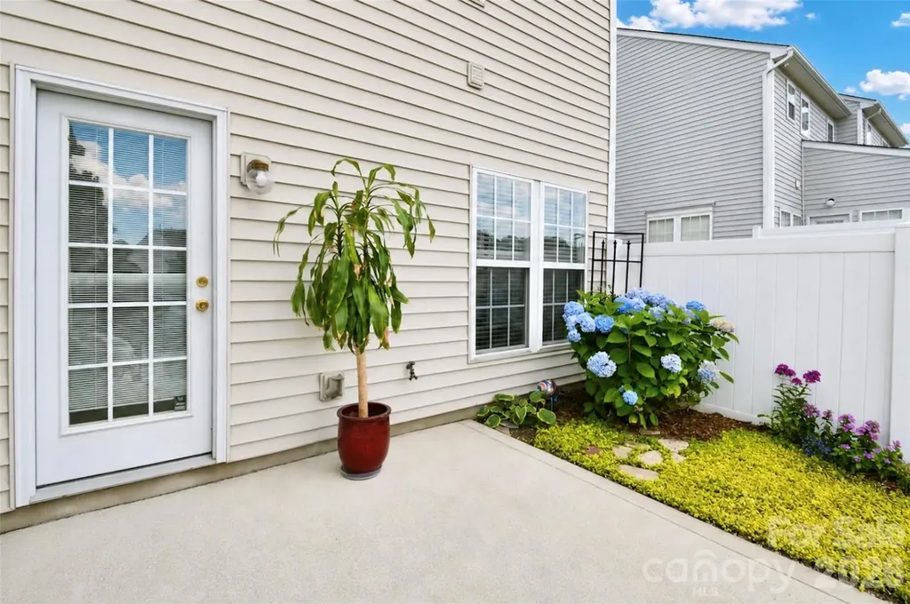 4913 Sunburst Lane Charlotte NC 28213