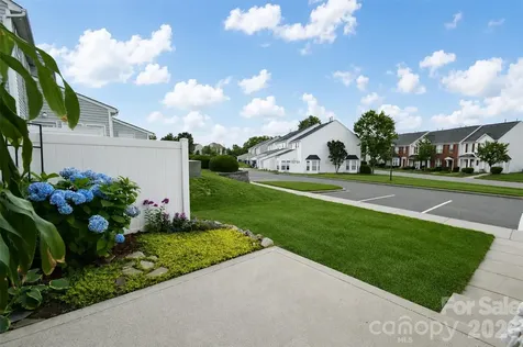 4913 Sunburst Lane Charlotte NC 28213
