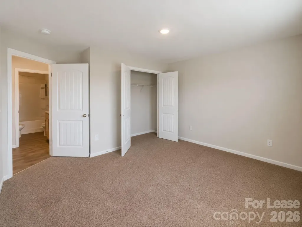 3003 Crescent Lake Lane Charlotte NC 28214