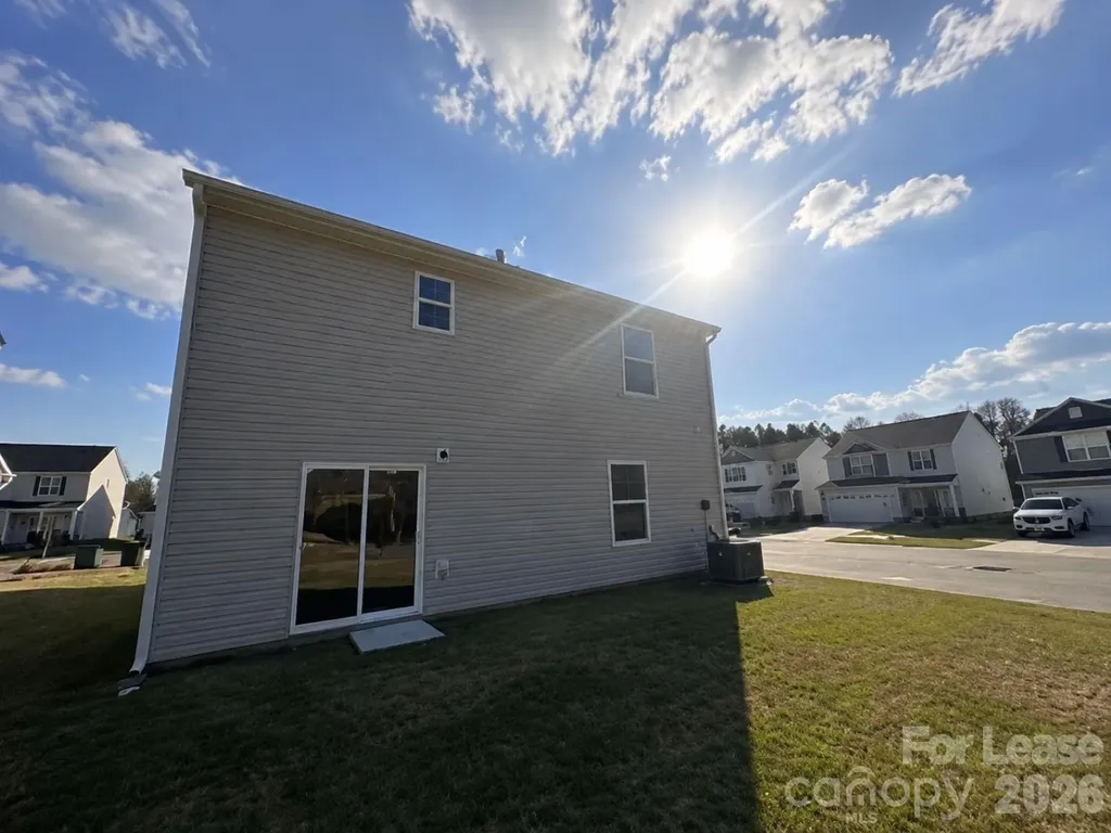 3003 Crescent Lake Lane Charlotte NC 28214