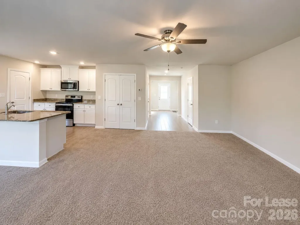 3003 Crescent Lake Lane Charlotte NC 28214