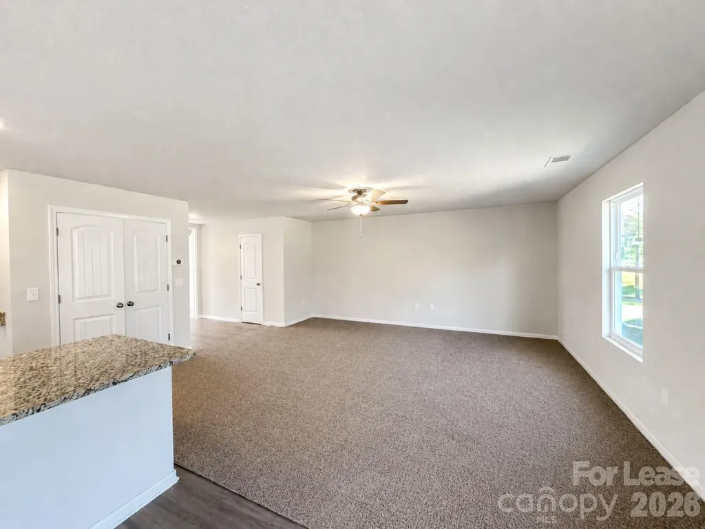 3003 Crescent Lake Lane Charlotte NC 28214