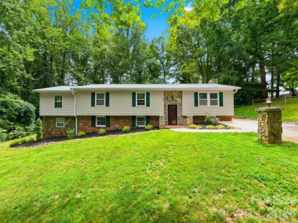 408 Birch Circle Drive Hudson NC 28638