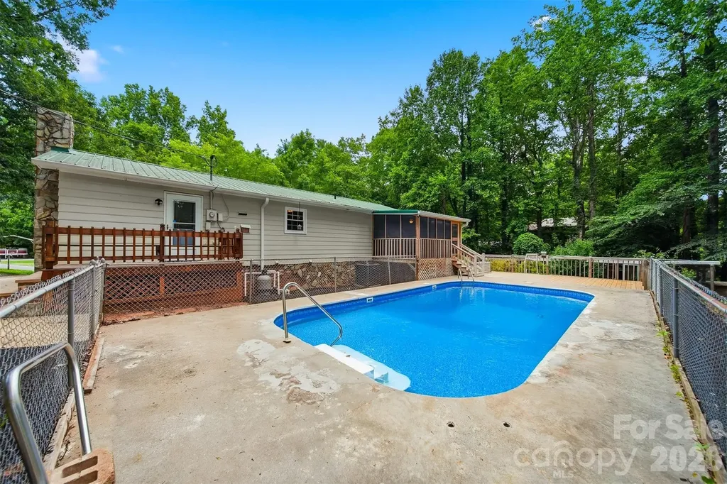 408 Birch Circle Drive Hudson NC 28638
