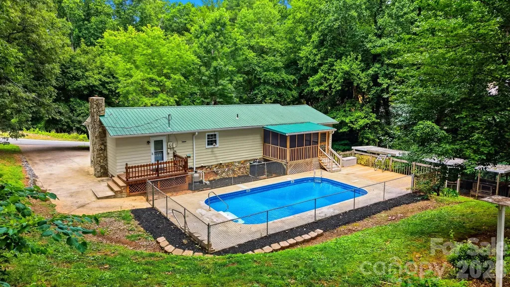 408 Birch Circle Drive Hudson NC 28638